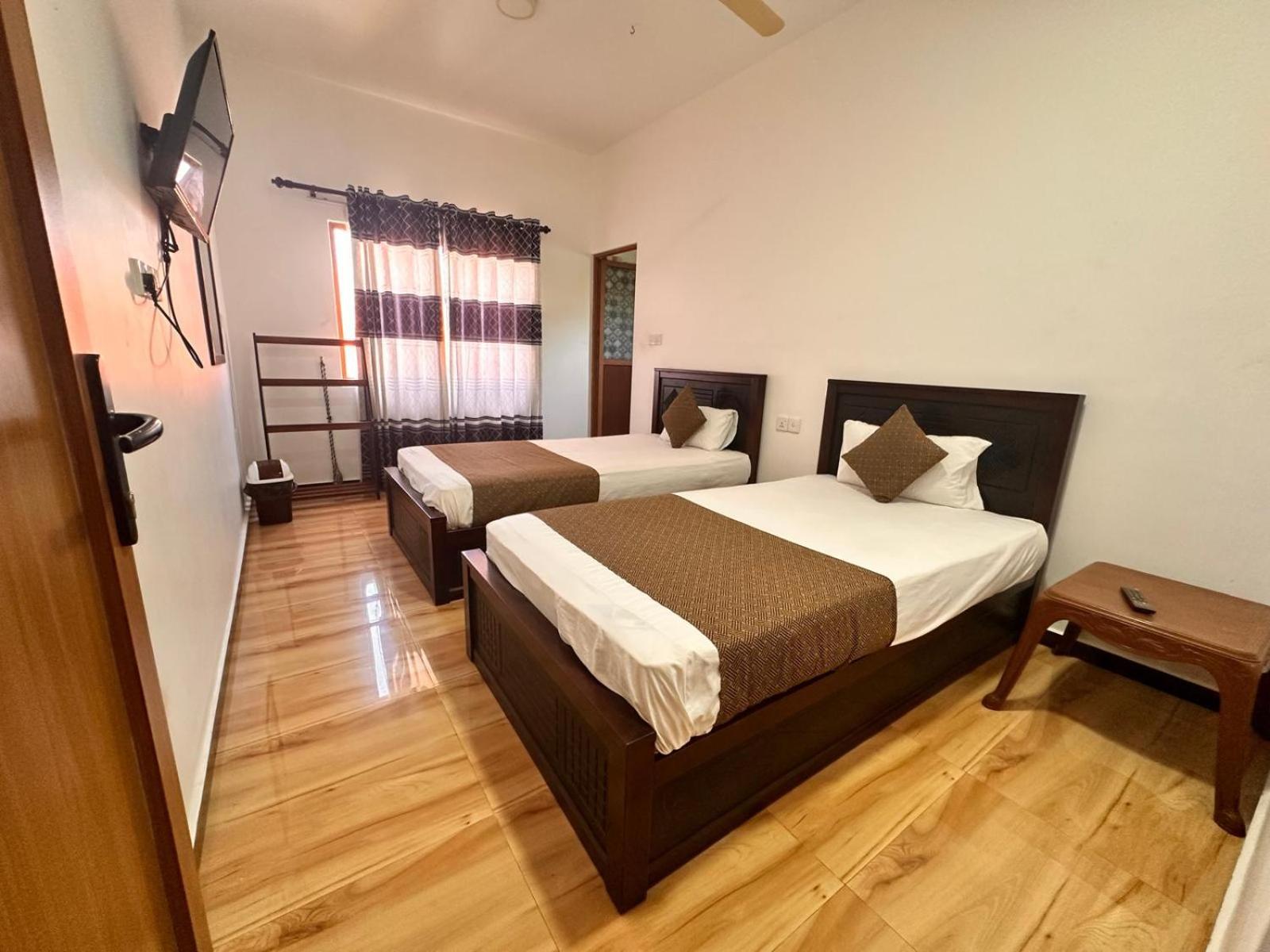 Holiday Villa Trincomalee Buitenkant foto