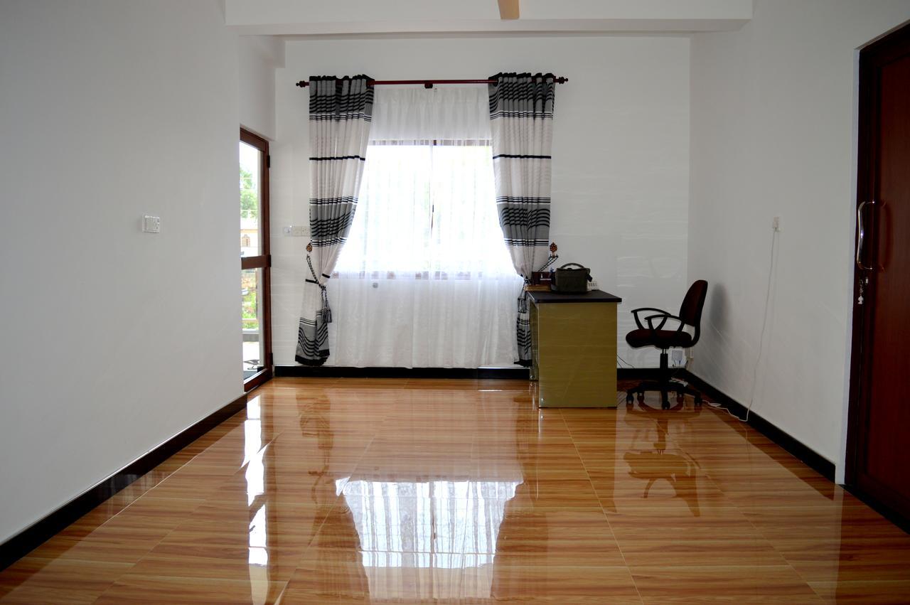Holiday Villa Trincomalee Buitenkant foto