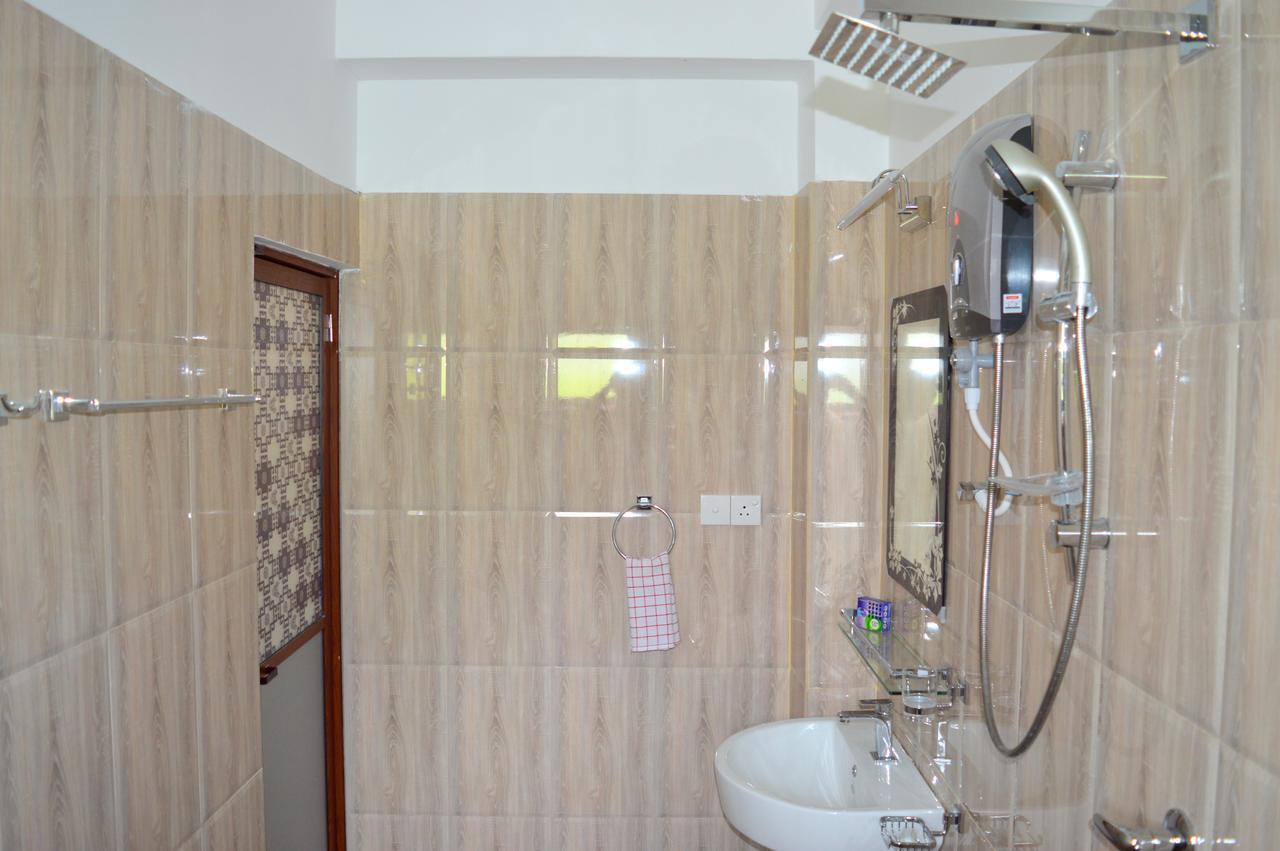 Holiday Villa Trincomalee Buitenkant foto