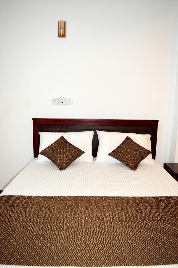Holiday Villa Trincomalee Buitenkant foto