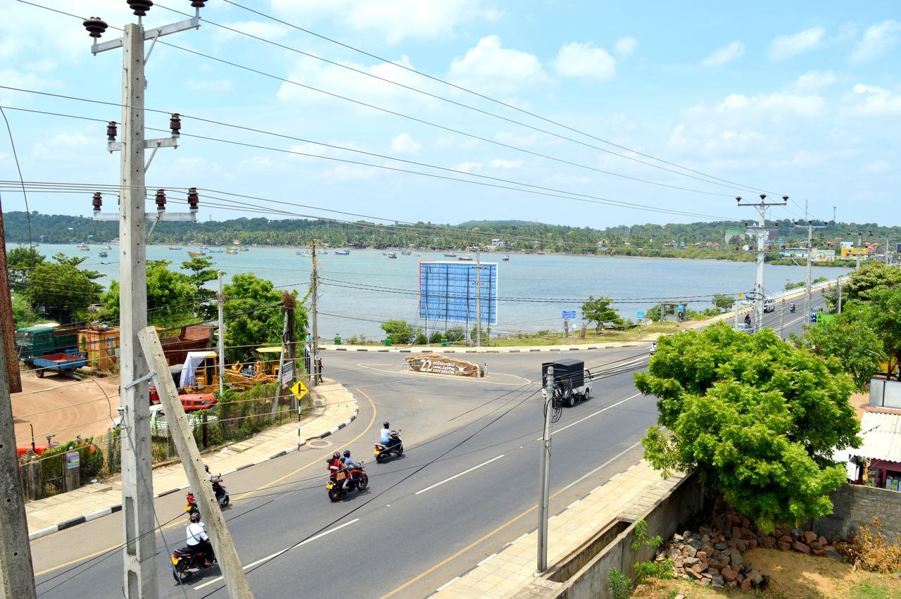 Holiday Villa Trincomalee Buitenkant foto
